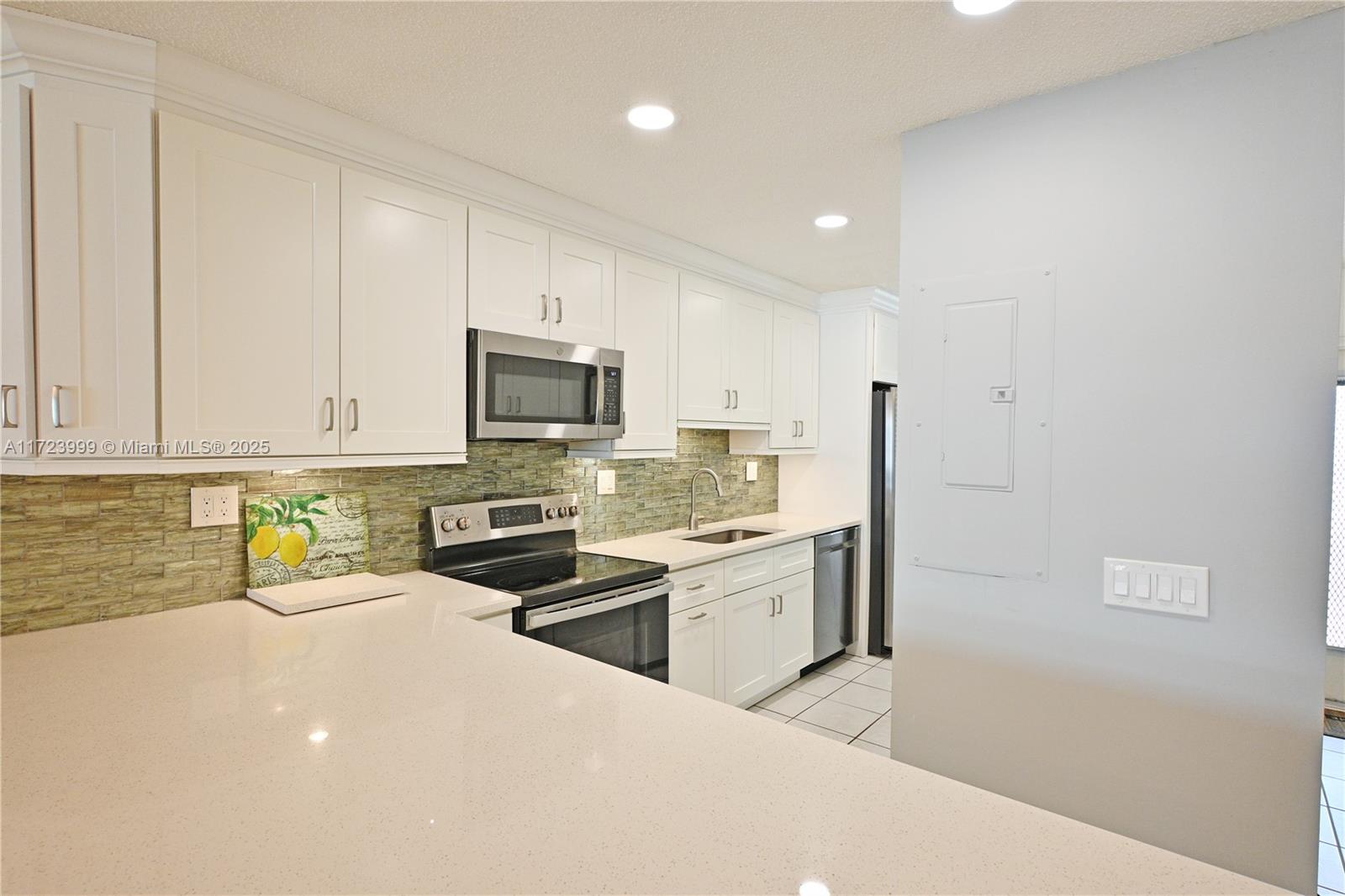 PINES OF DELRAY NORTH CON - Residential