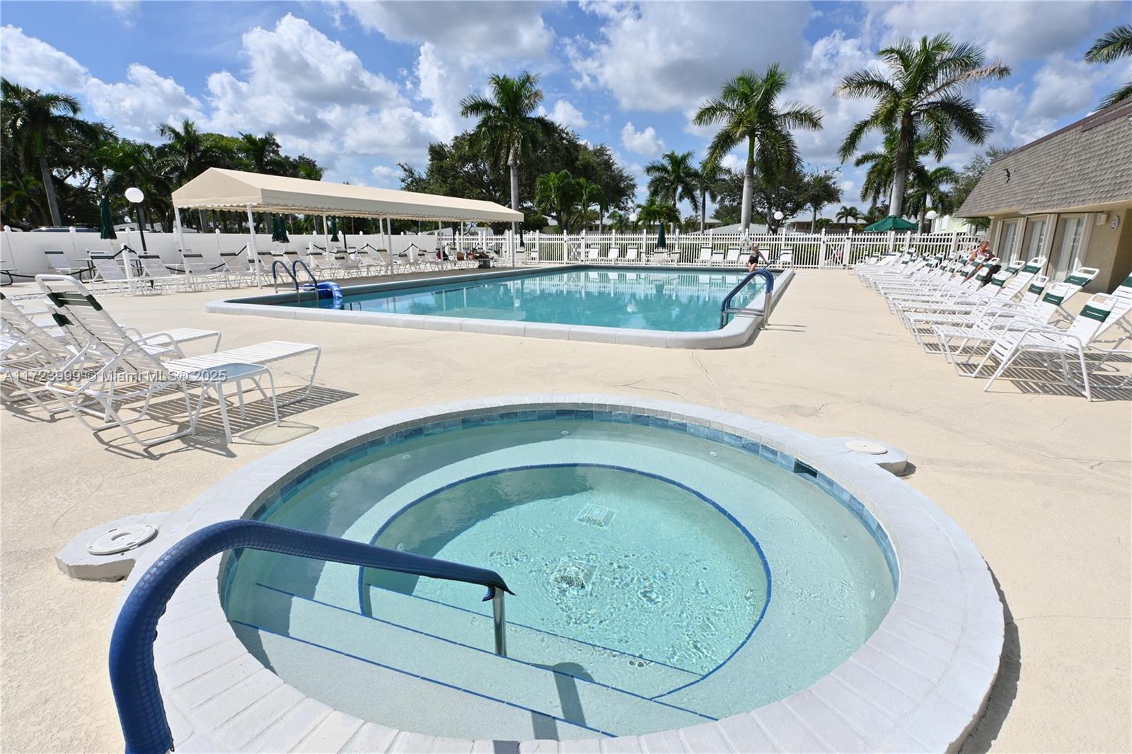 PINES OF DELRAY NORTH CON - Residential
