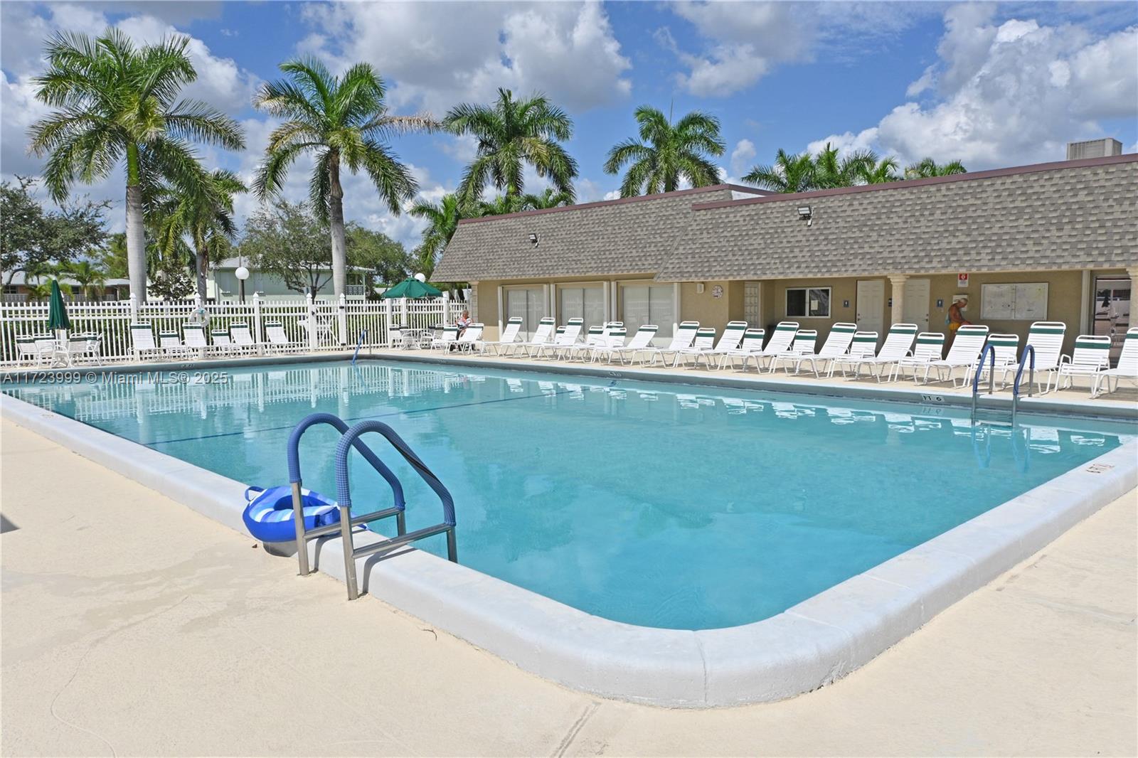 PINES OF DELRAY NORTH CON - Residential