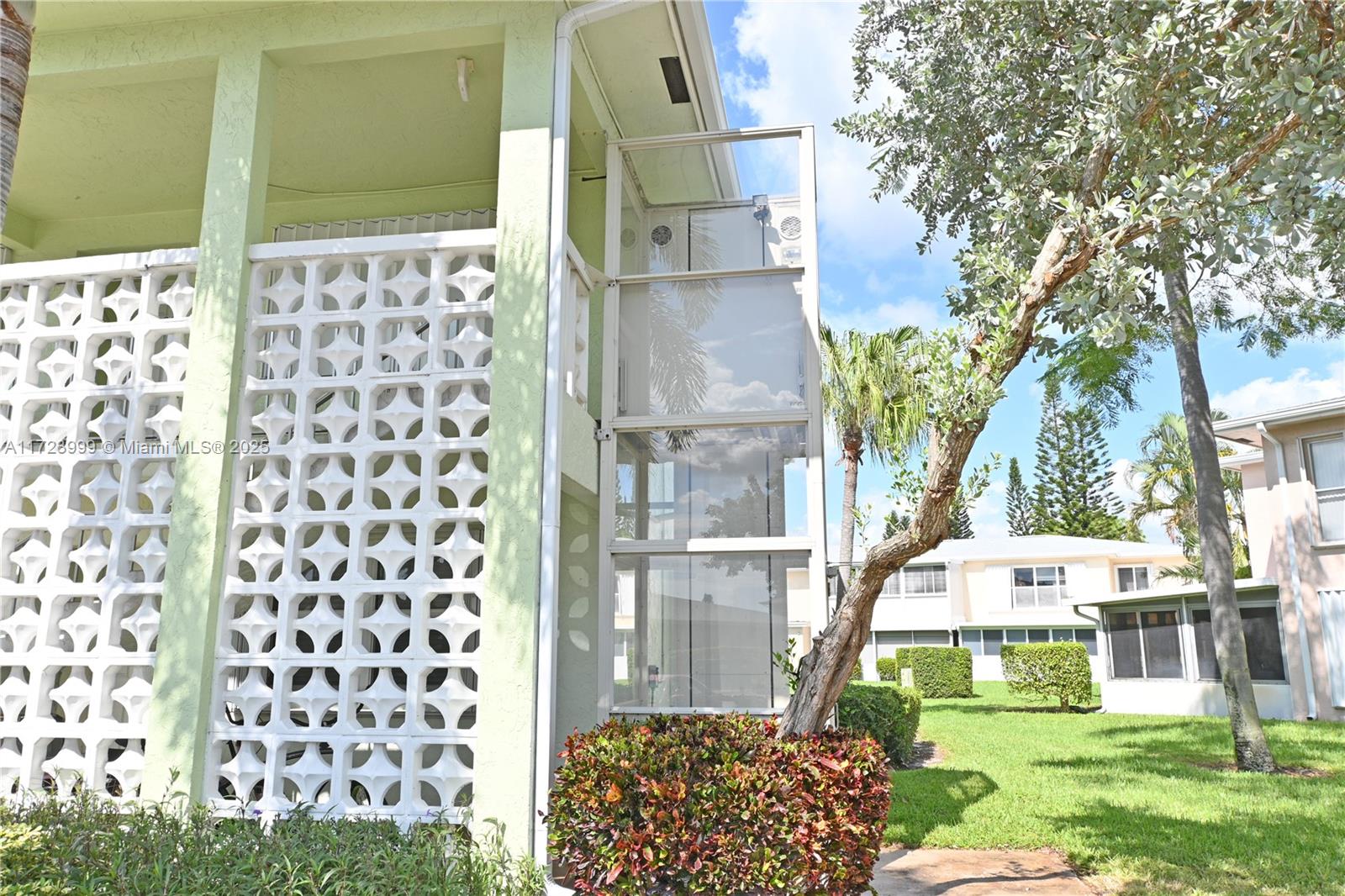 PINES OF DELRAY NORTH CON - Residential