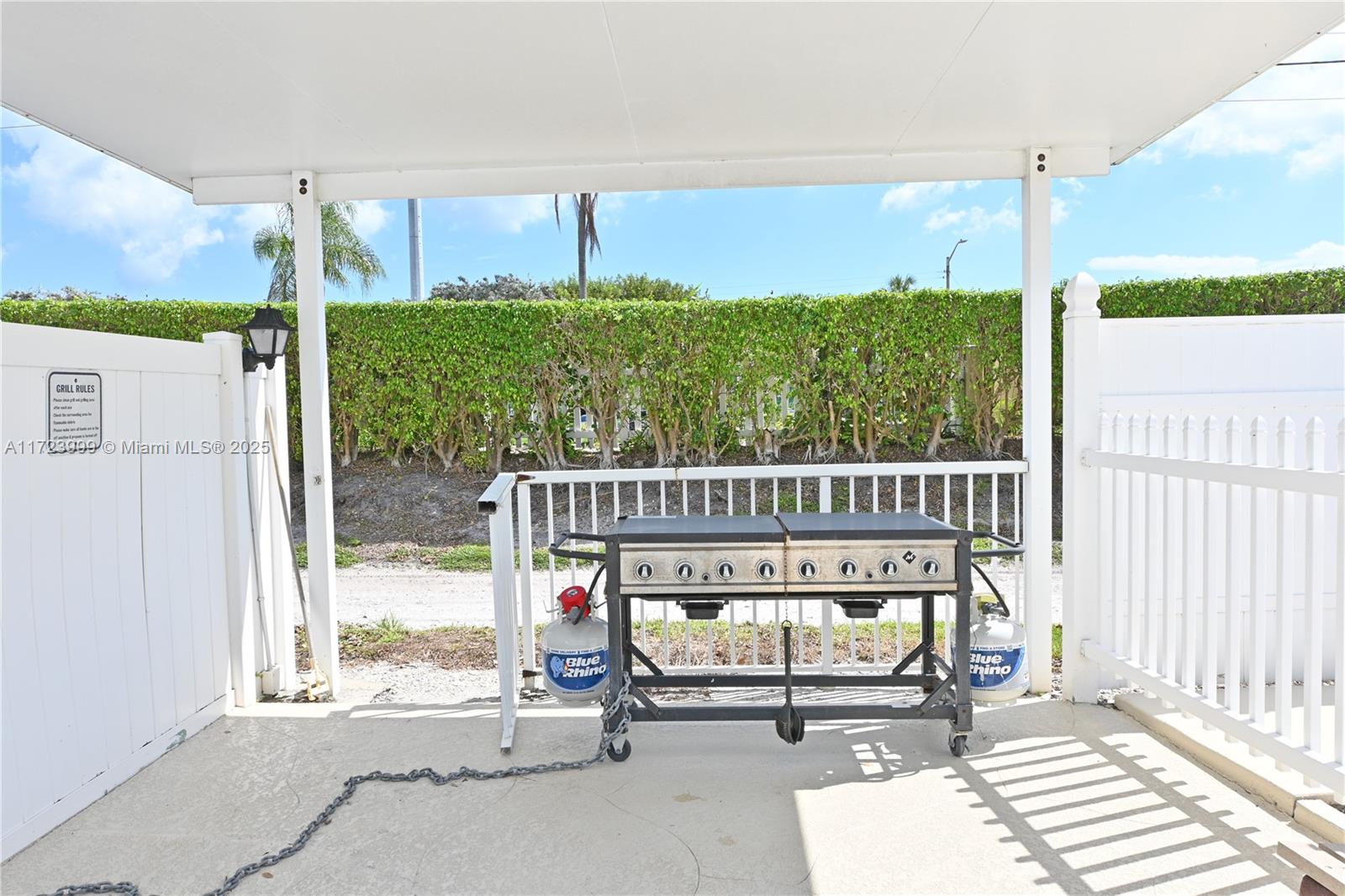 PINES OF DELRAY NORTH CON - Residential