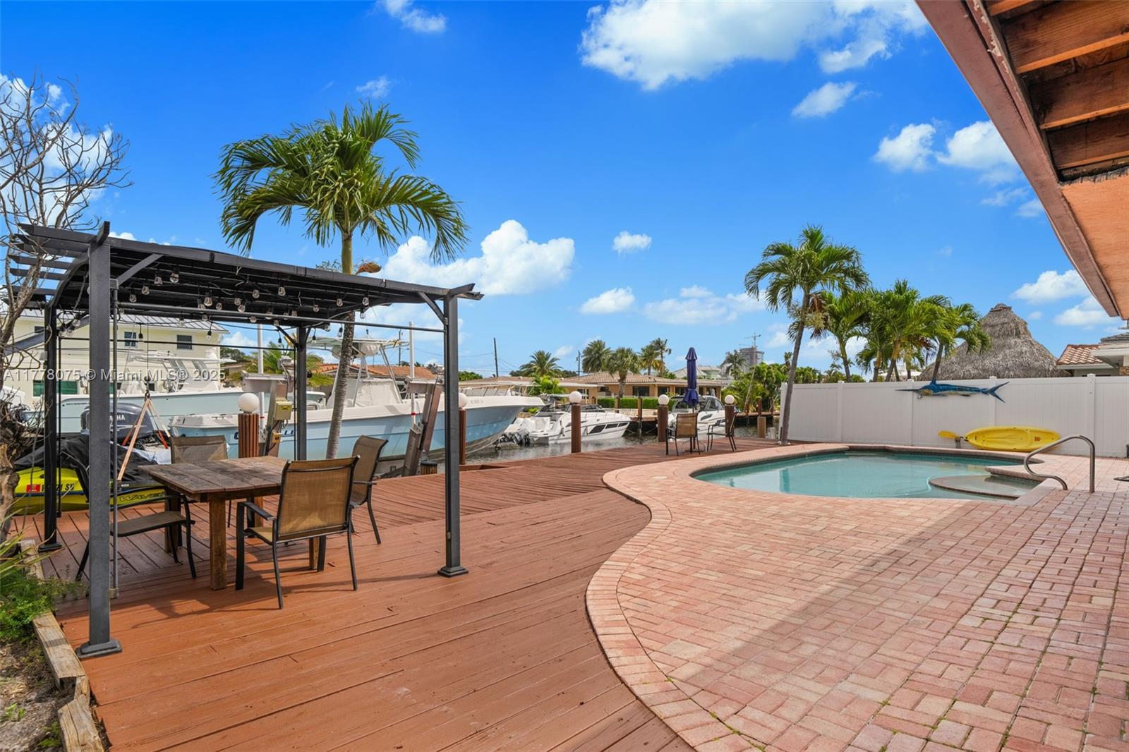 POMPANO ISLES - Residential