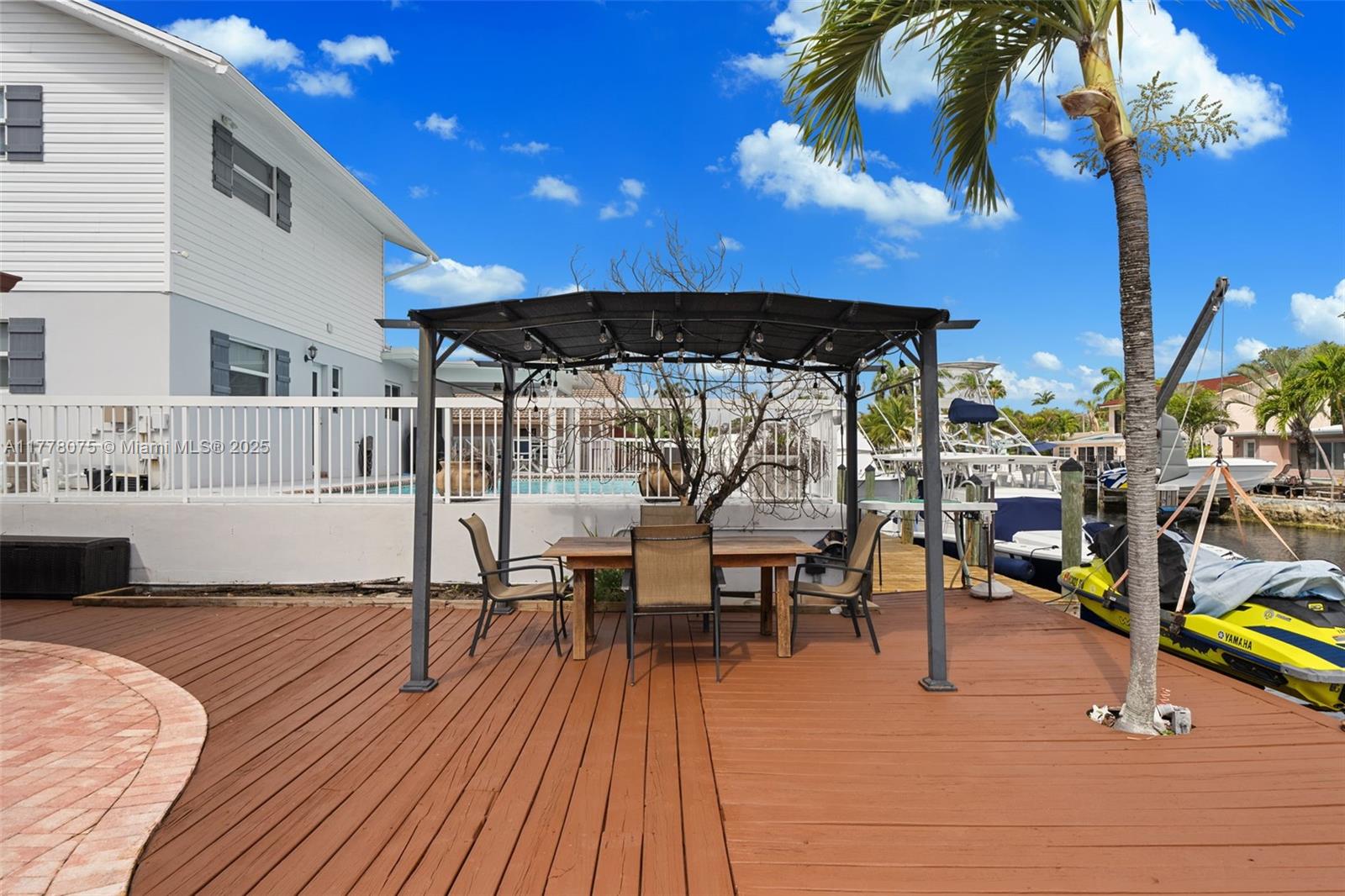 POMPANO ISLES - Residential