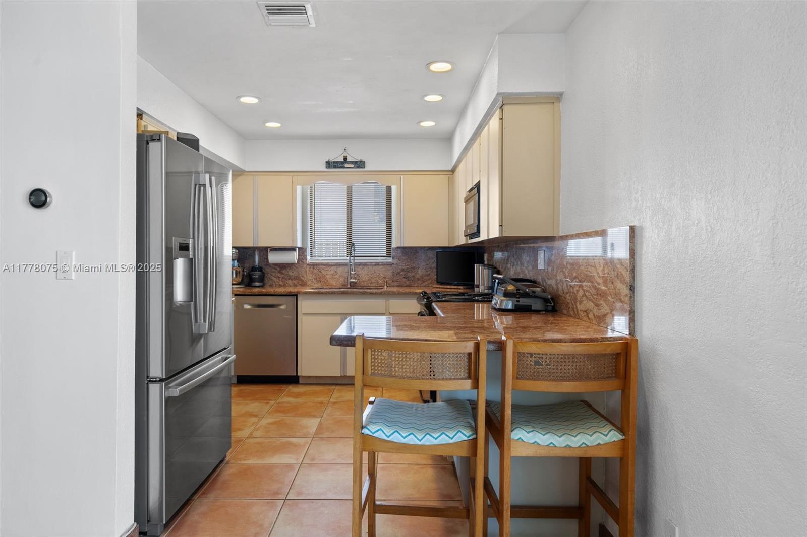 POMPANO ISLES - Residential