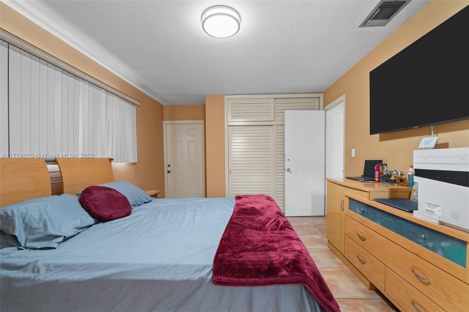 POMPANO ISLES - Residential