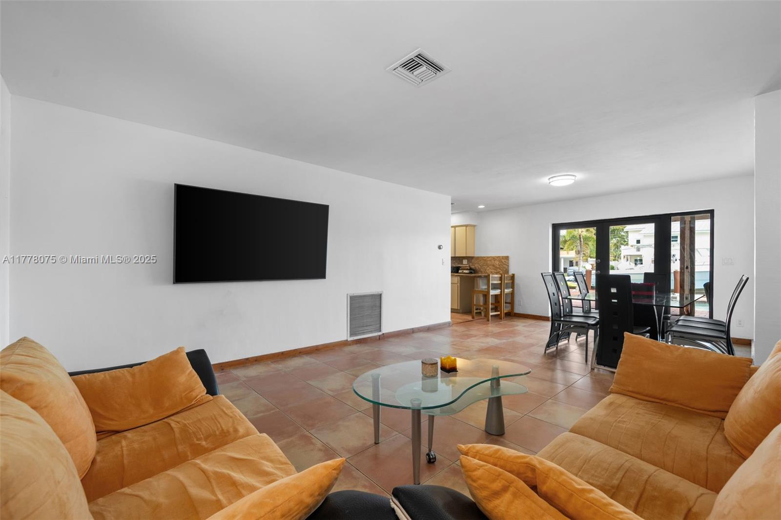 POMPANO ISLES - Residential