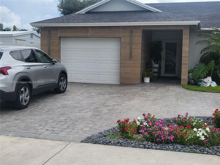 A gem of a studio in the heart of Davie and with a view of the famous HardRock Hotel...what a sight when it is all lite up at night. A completely remodeled unit with updated electronic appliances and details the difference in accommodations and esthetics, as well as the spacious areas in the full kitchen, bathroom and bedroom area, along with its own a/c unit.  This gem comes with electricity, water and internet.  With a private parking space for one vehicle and a privacy fence.