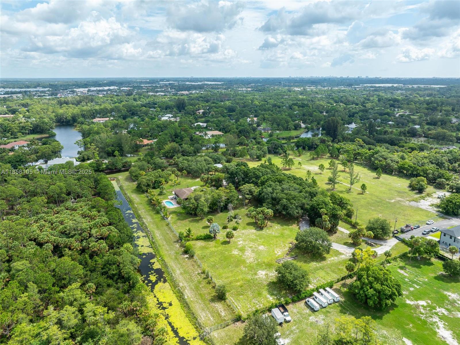 PALM BEACH FARMS CO 3 - Residential Lease