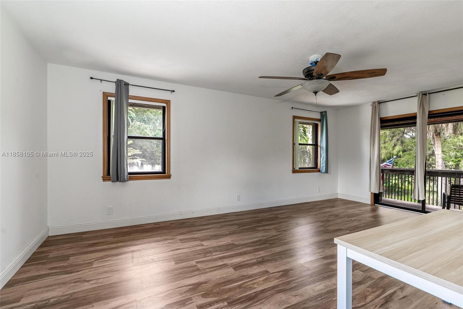 PALM BEACH FARMS CO 3 - Residential Lease