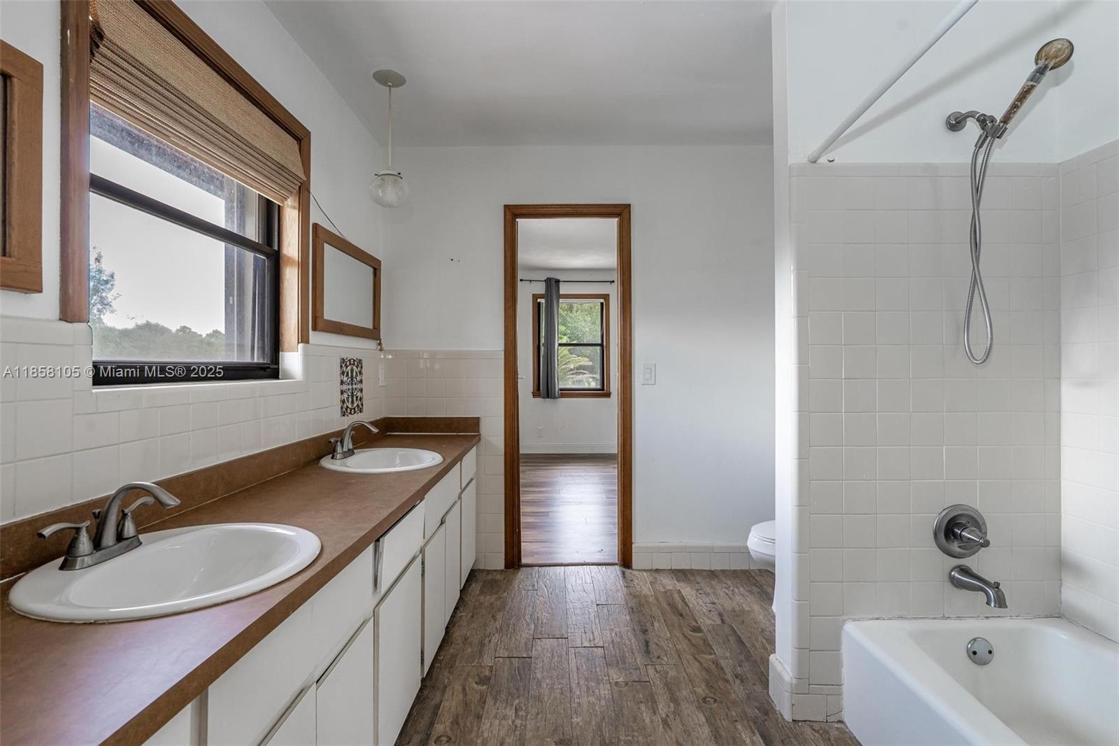 PALM BEACH FARMS CO 3 - Residential Lease
