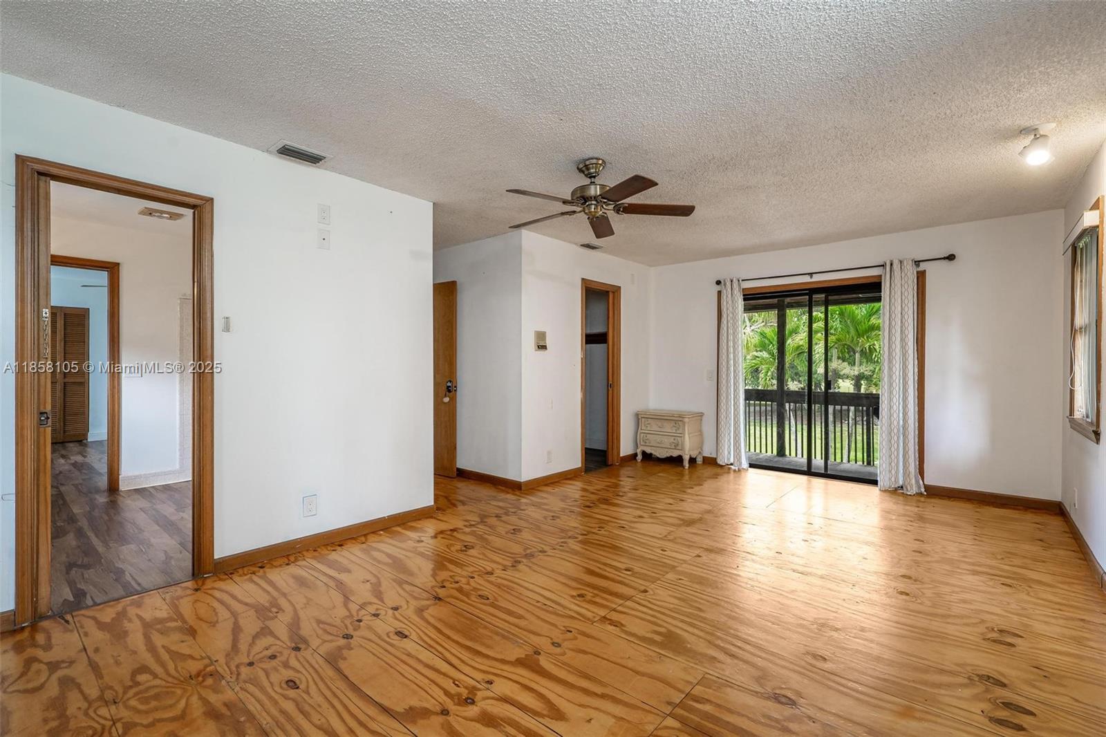 PALM BEACH FARMS CO 3 - Residential Lease