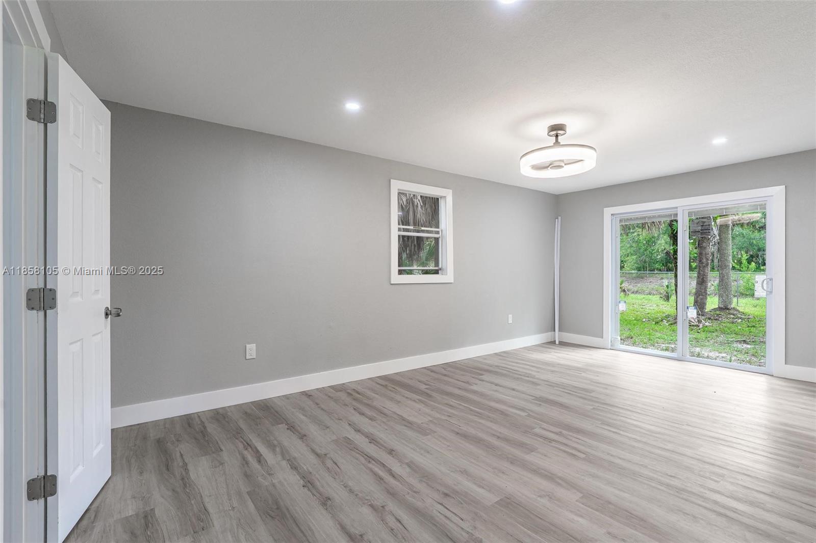 PALM BEACH FARMS CO 3 - Residential Lease