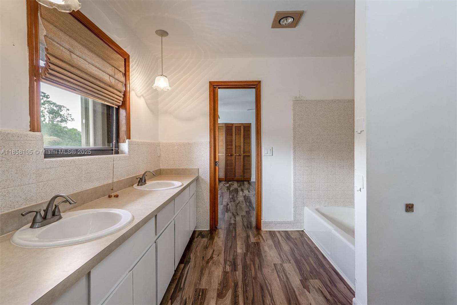 PALM BEACH FARMS CO 3 - Residential Lease