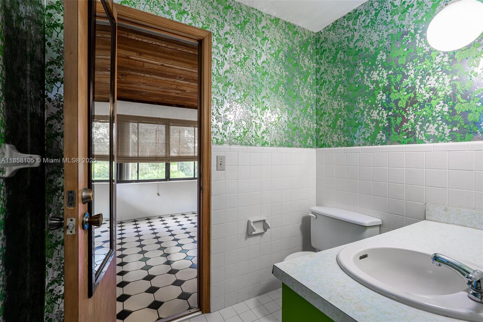 PALM BEACH FARMS CO 3 - Residential Lease