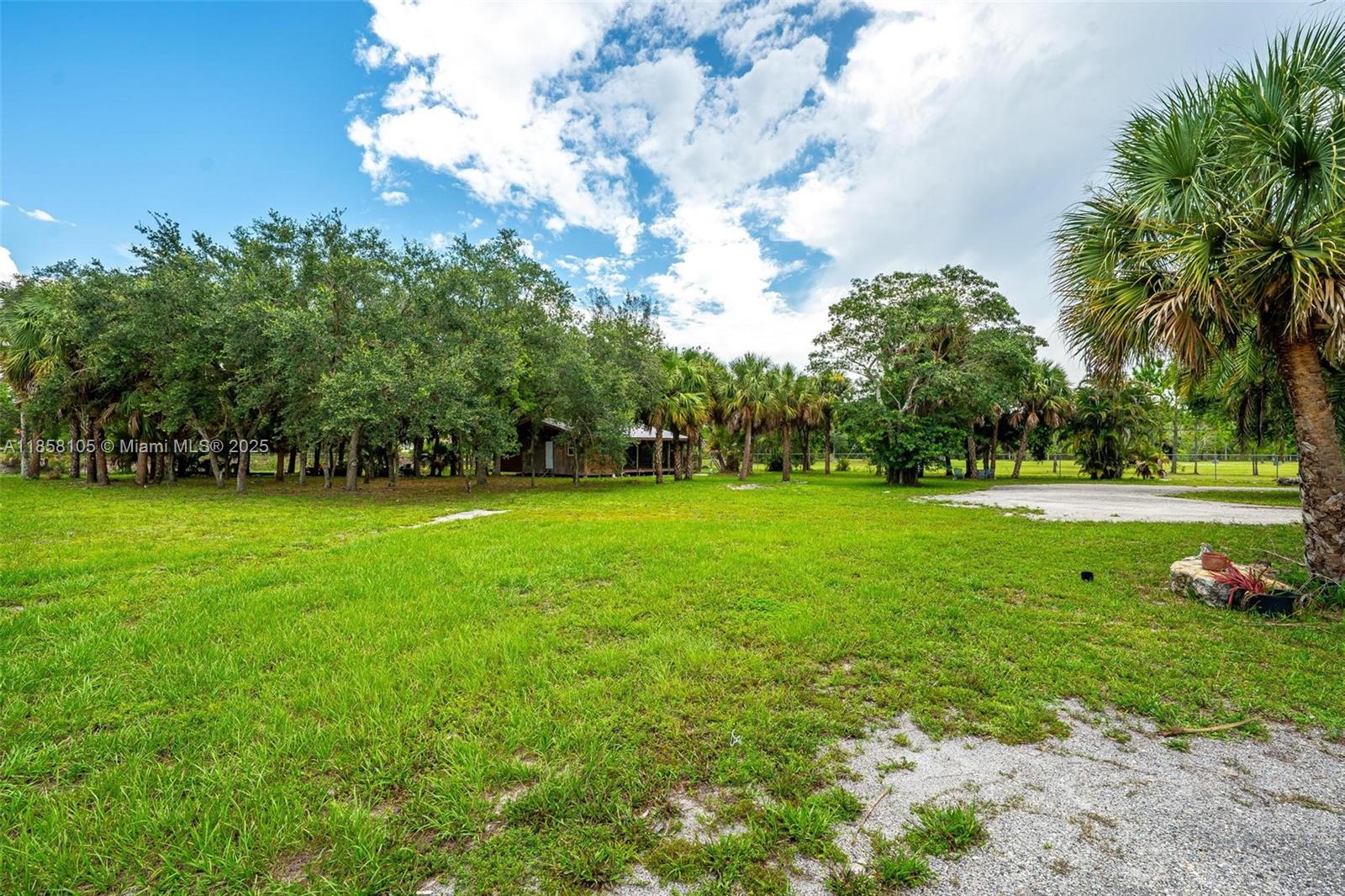 PALM BEACH FARMS CO 3 - Residential Lease