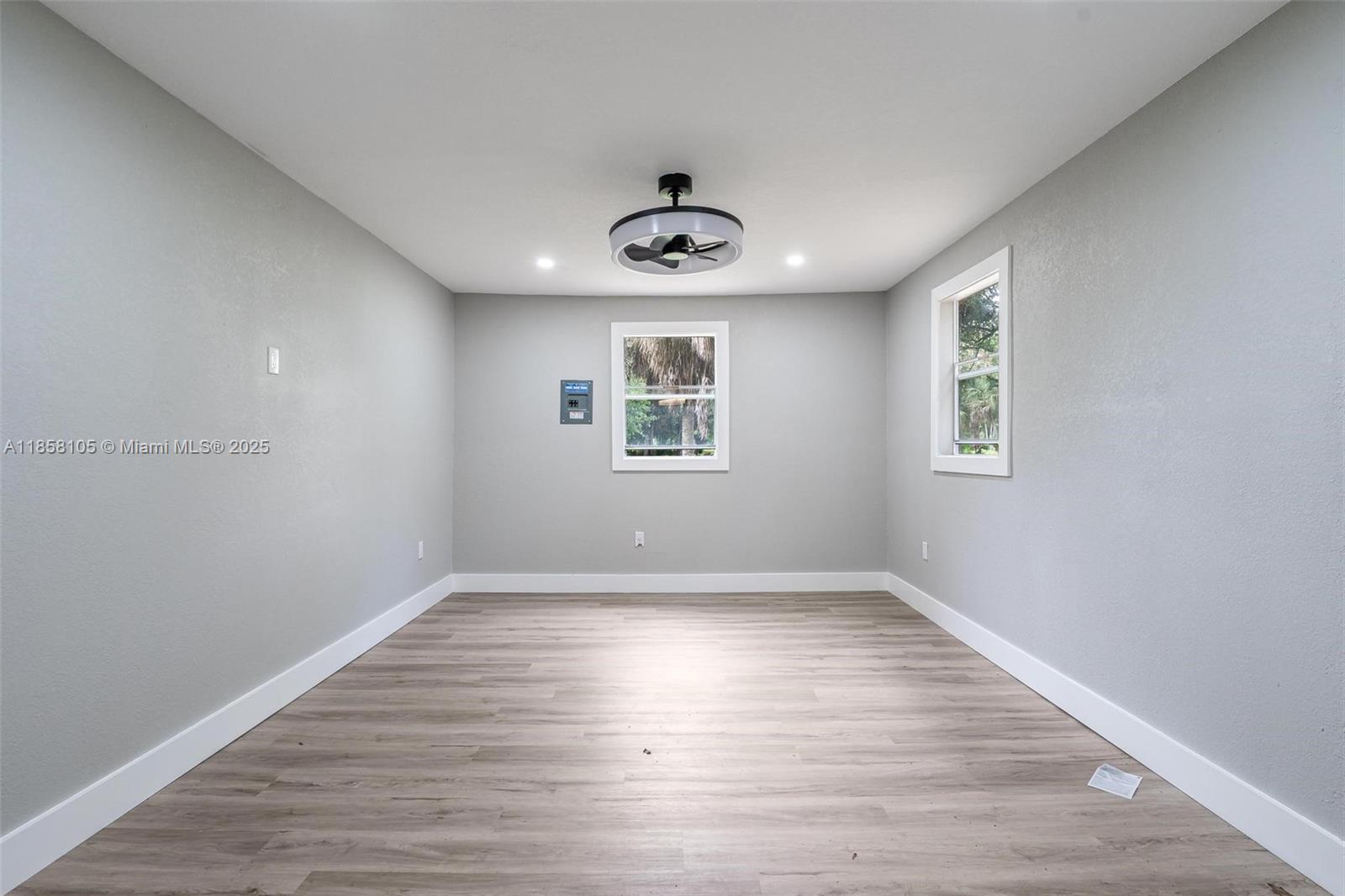 PALM BEACH FARMS CO 3 - Residential Lease