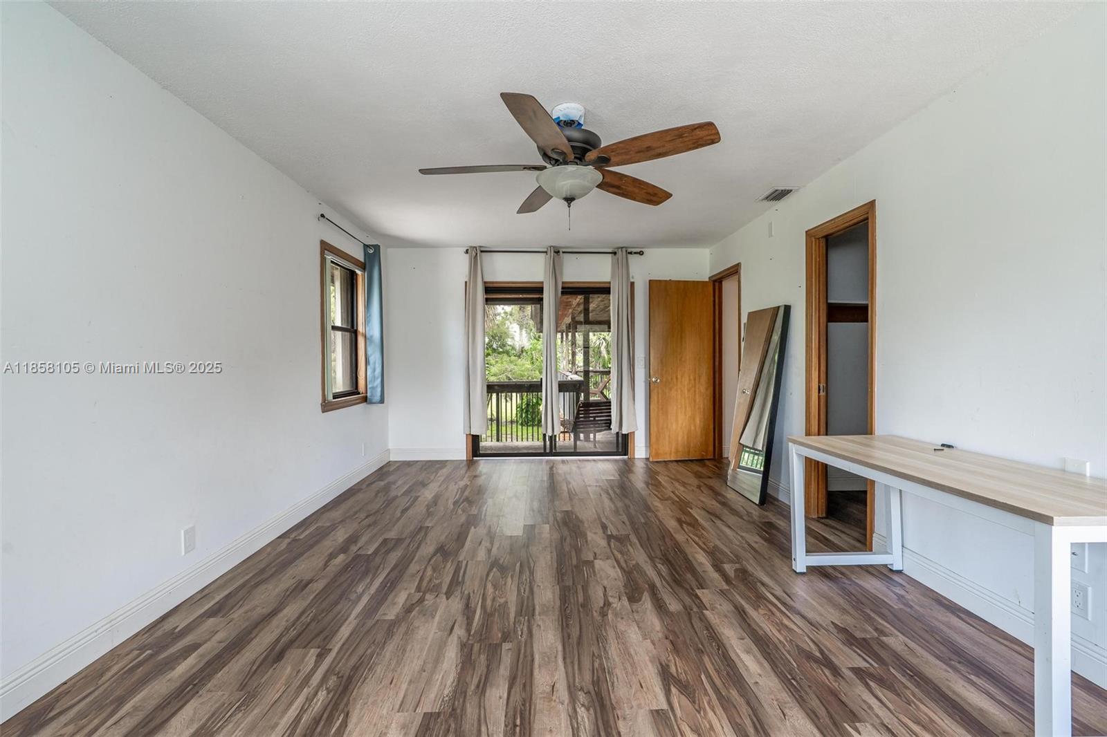 PALM BEACH FARMS CO 3 - Residential Lease