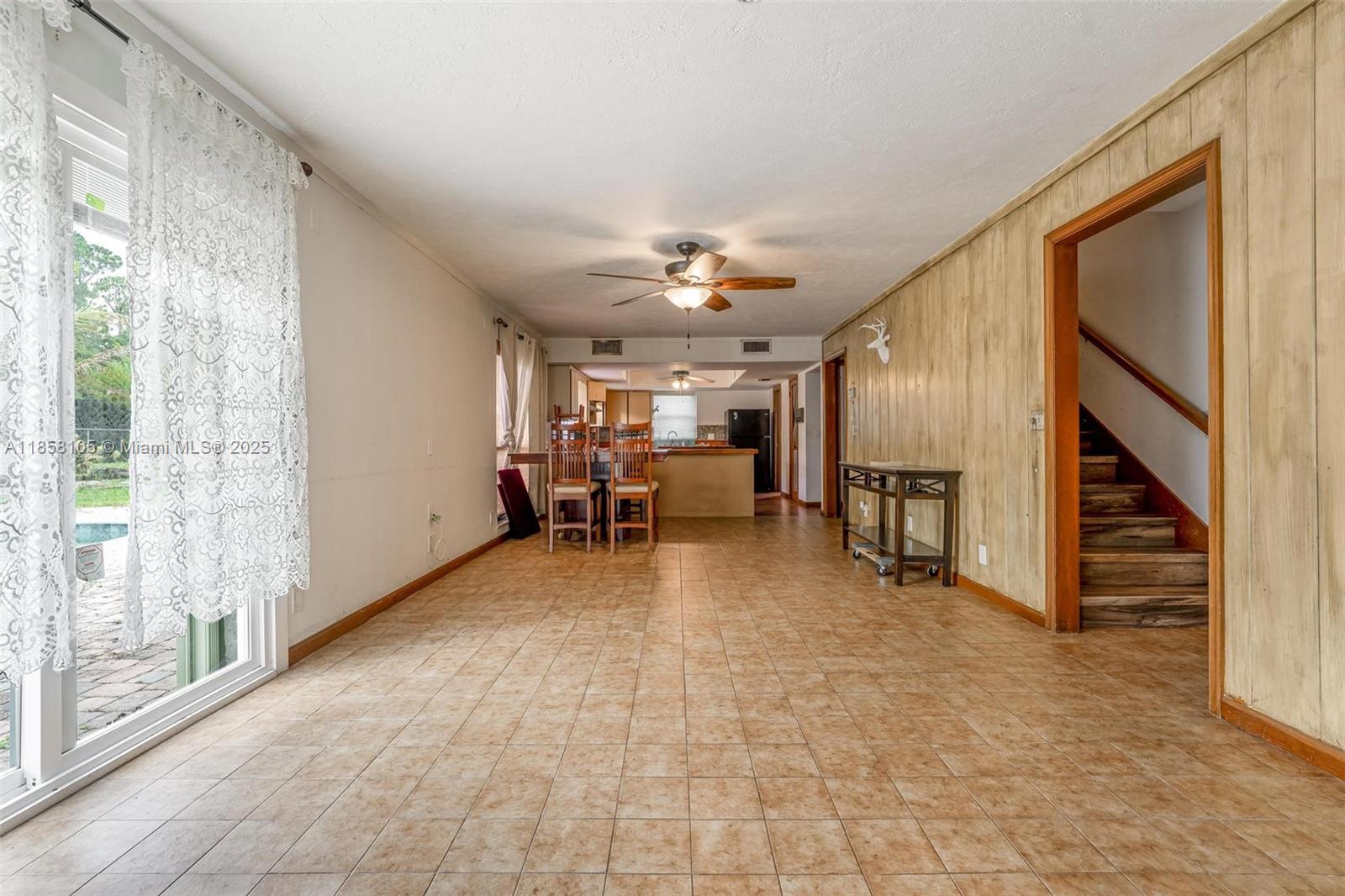 PALM BEACH FARMS CO 3 - Residential Lease
