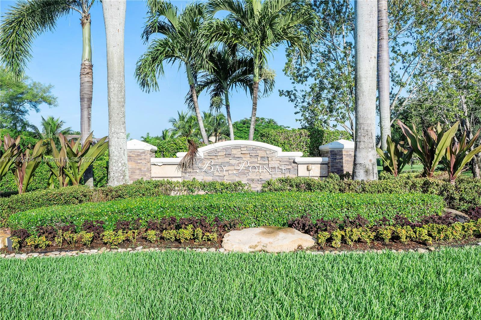 WYNDHAM LAKES WEST - Residential Lease
