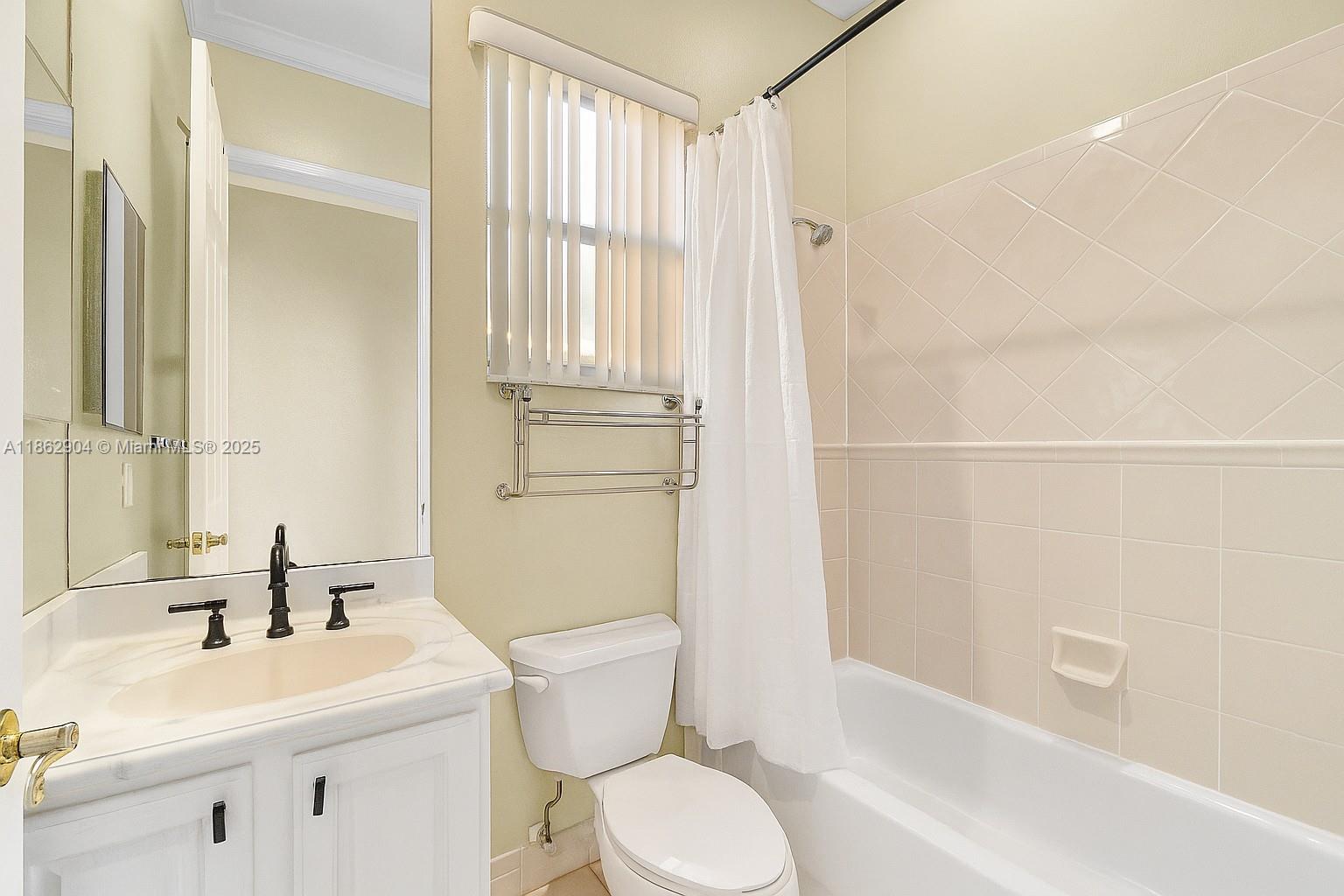 WYNDHAM LAKES WEST - Residential Lease