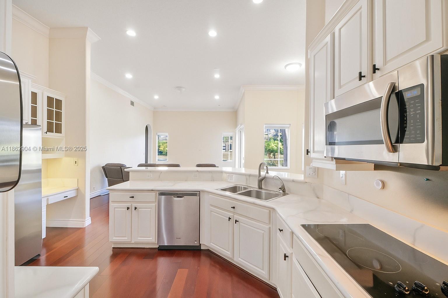 WYNDHAM LAKES WEST - Residential Lease