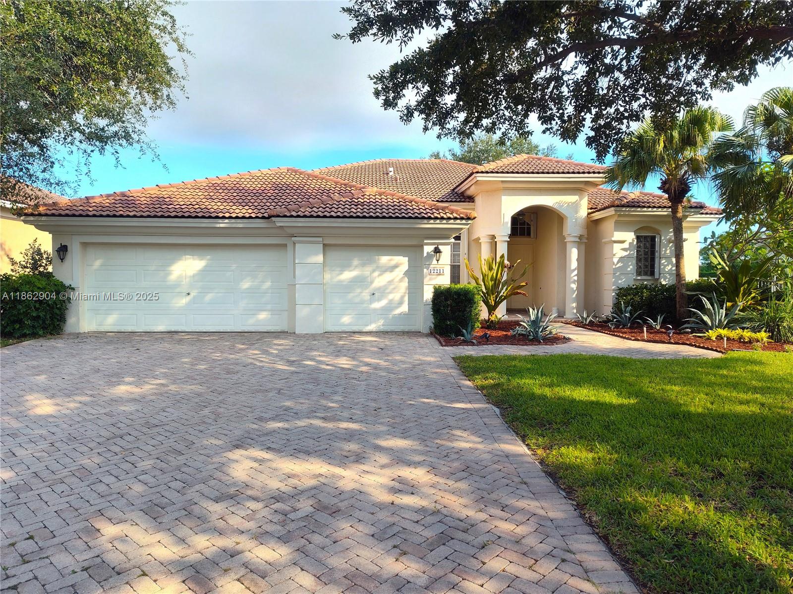 WYNDHAM LAKES WEST - Residential Lease