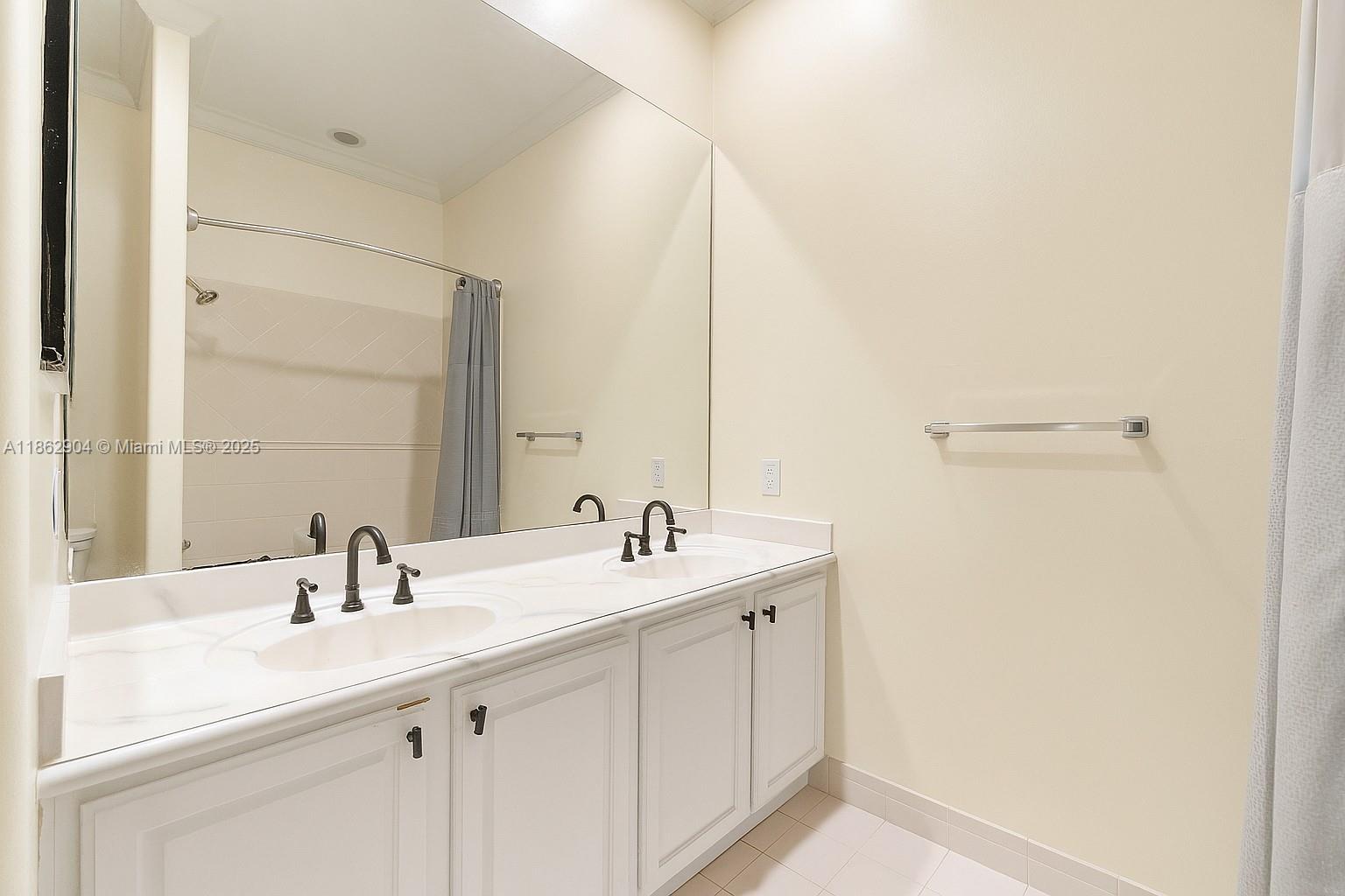 WYNDHAM LAKES WEST - Residential Lease
