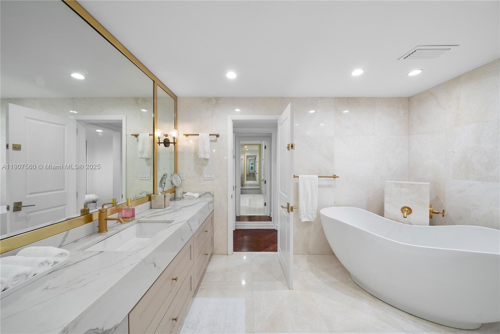 BRICKELL PLACE PHASE II C - Residential