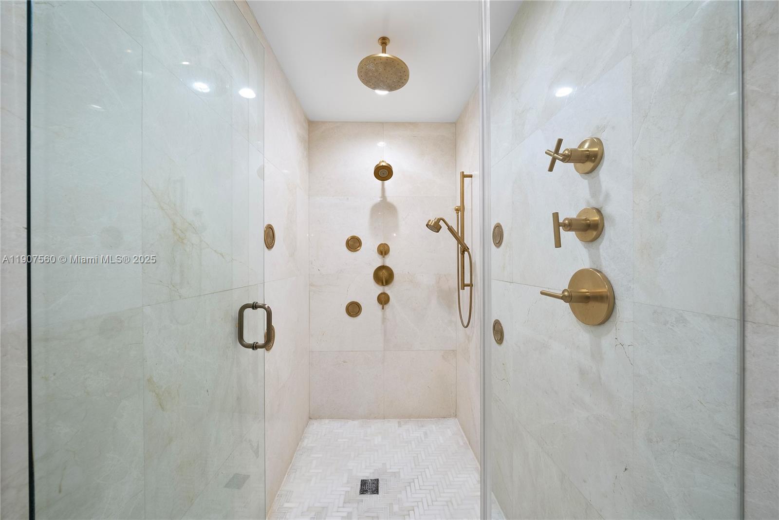 BRICKELL PLACE PHASE II C - Residential