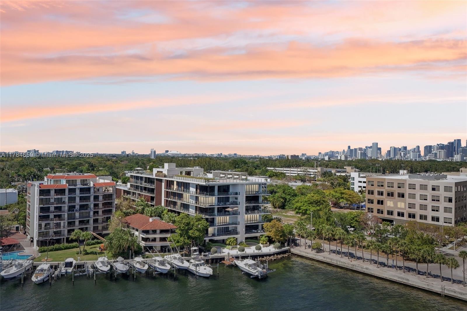 BRICKELLS FLAGLER - Residential