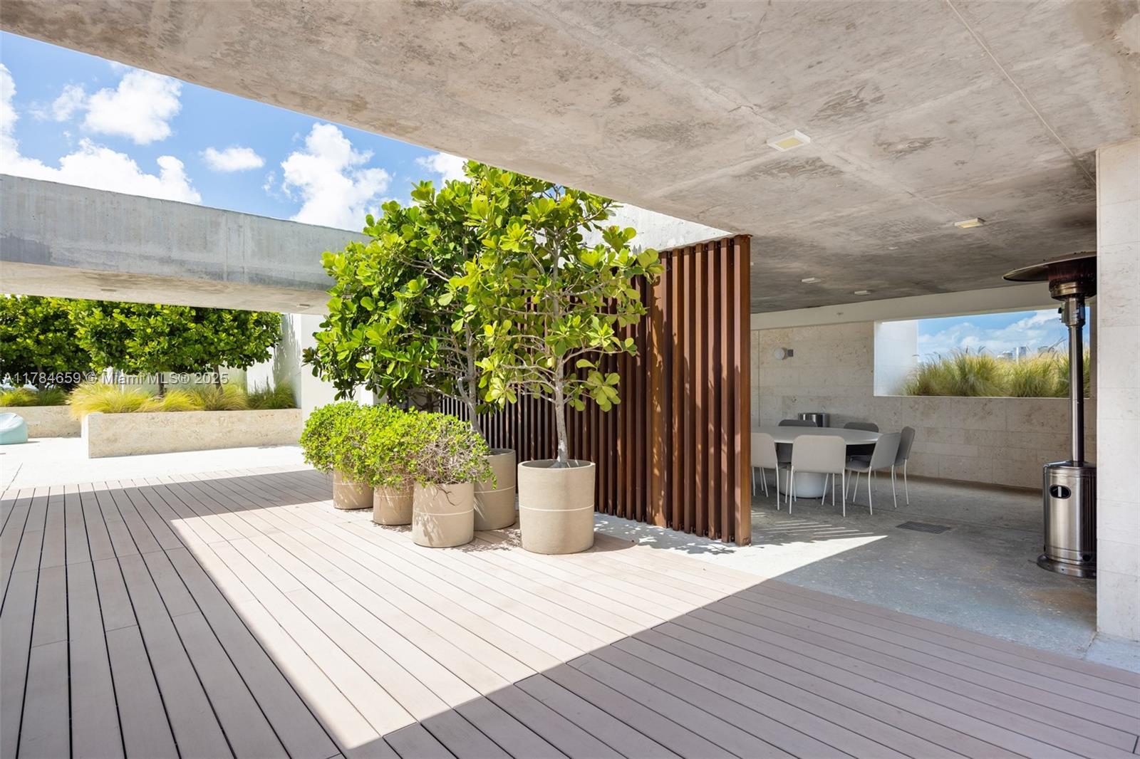 BRICKELLS FLAGLER - Residential