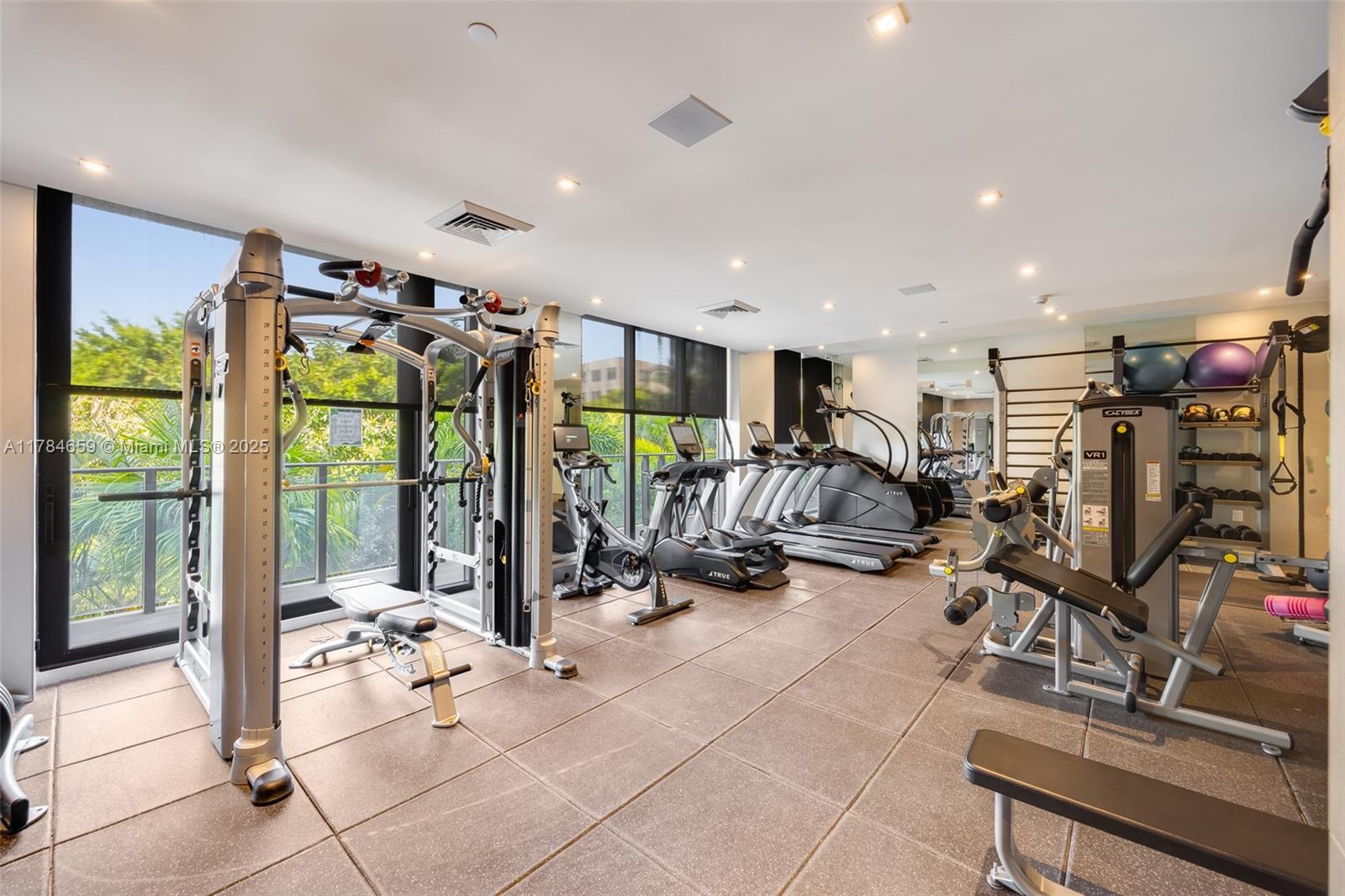 BRICKELLS FLAGLER - Residential