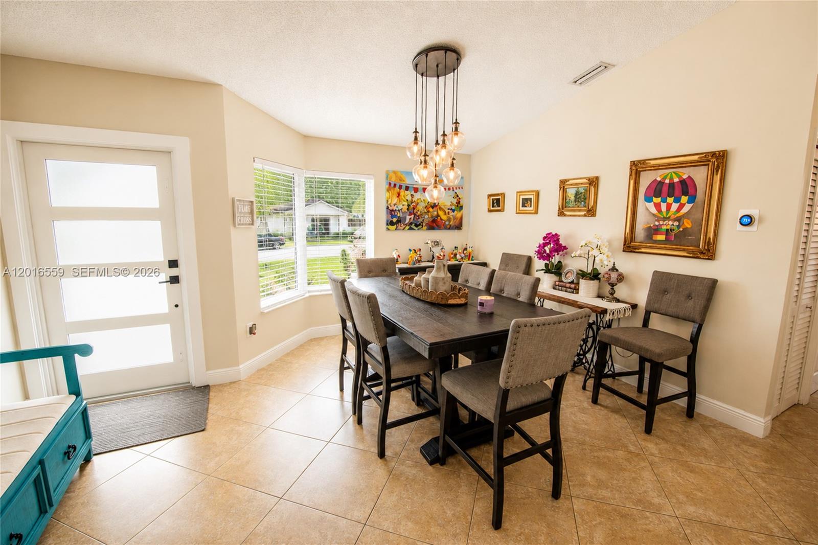 THREE LAKES - Residential