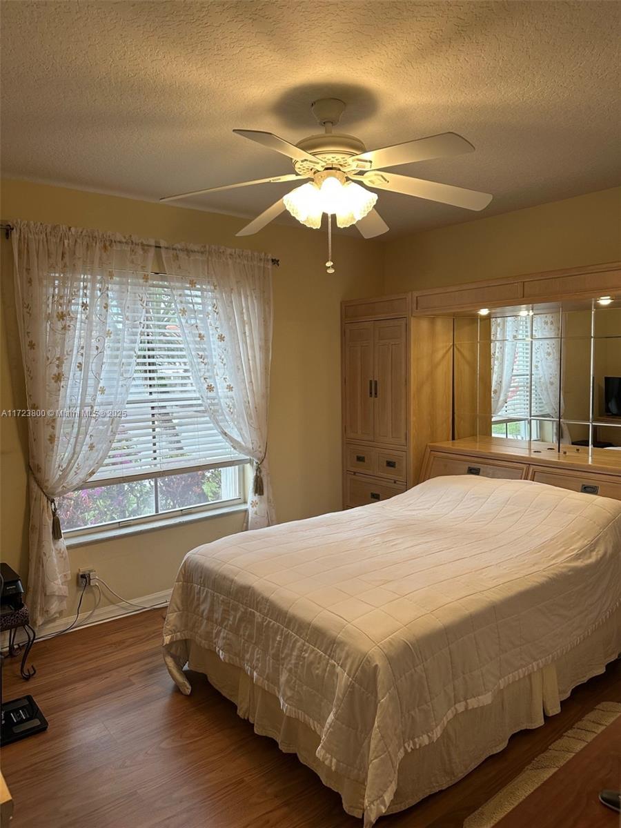CASCADE LAKES - Residential
