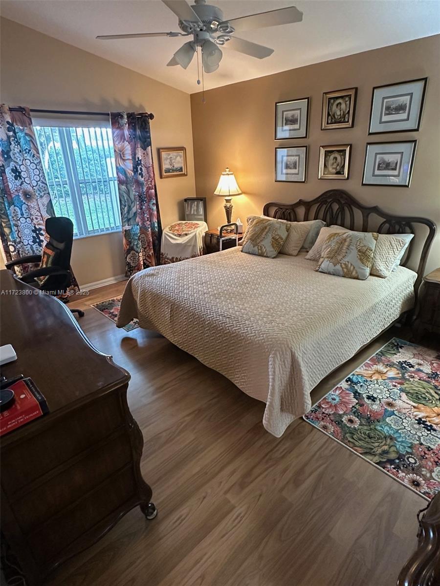 CASCADE LAKES - Residential