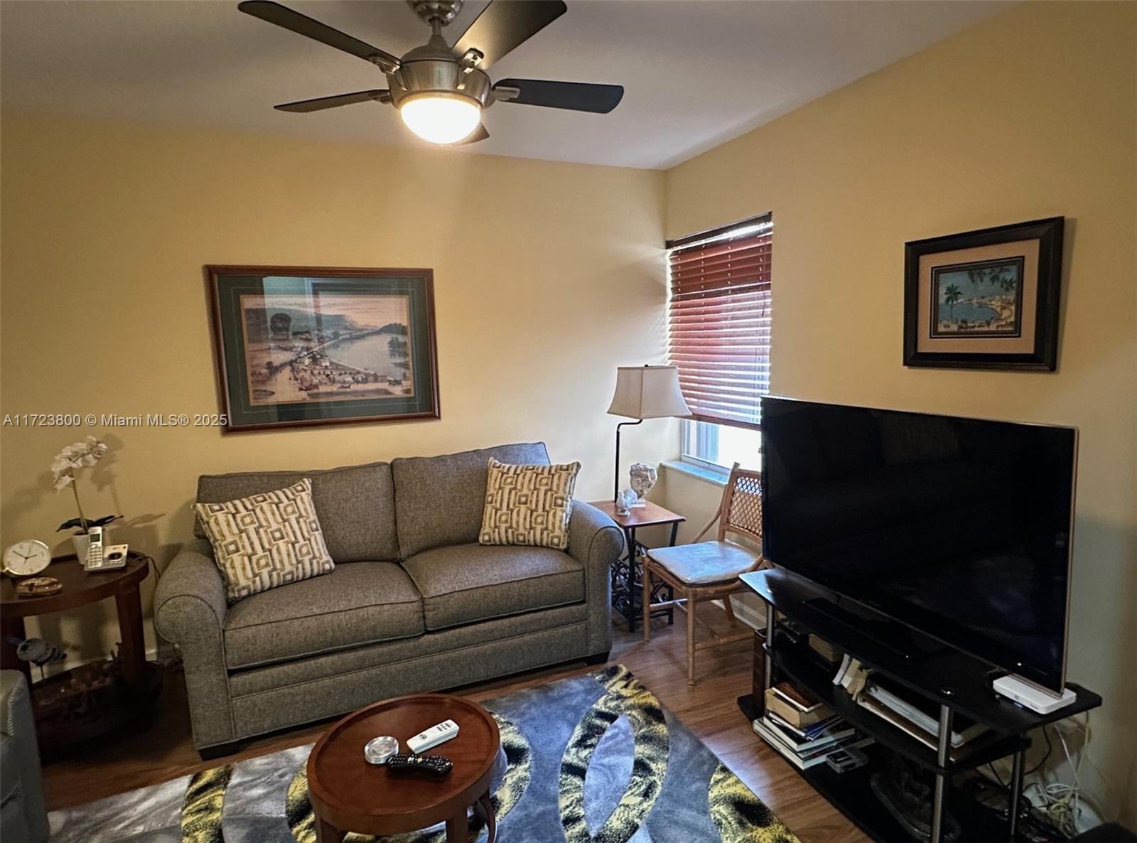 CASCADE LAKES - Residential