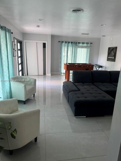 JENADA ISLE - Residential Lease