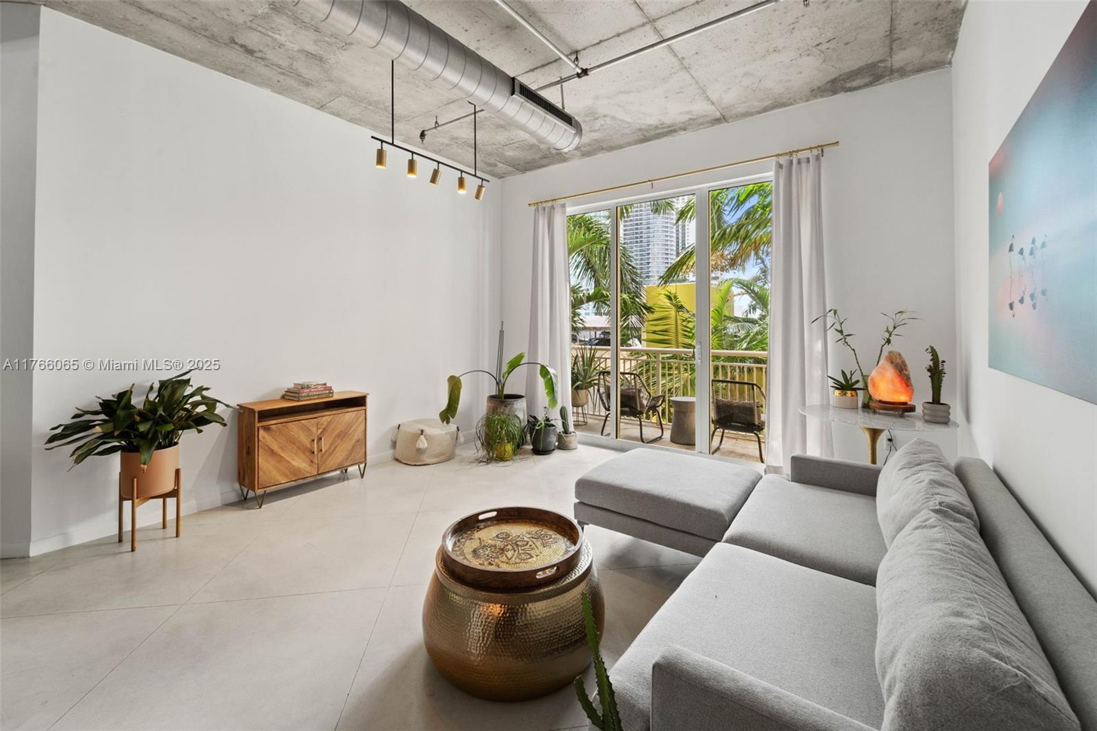 2001 Biscayne Blvd 2409