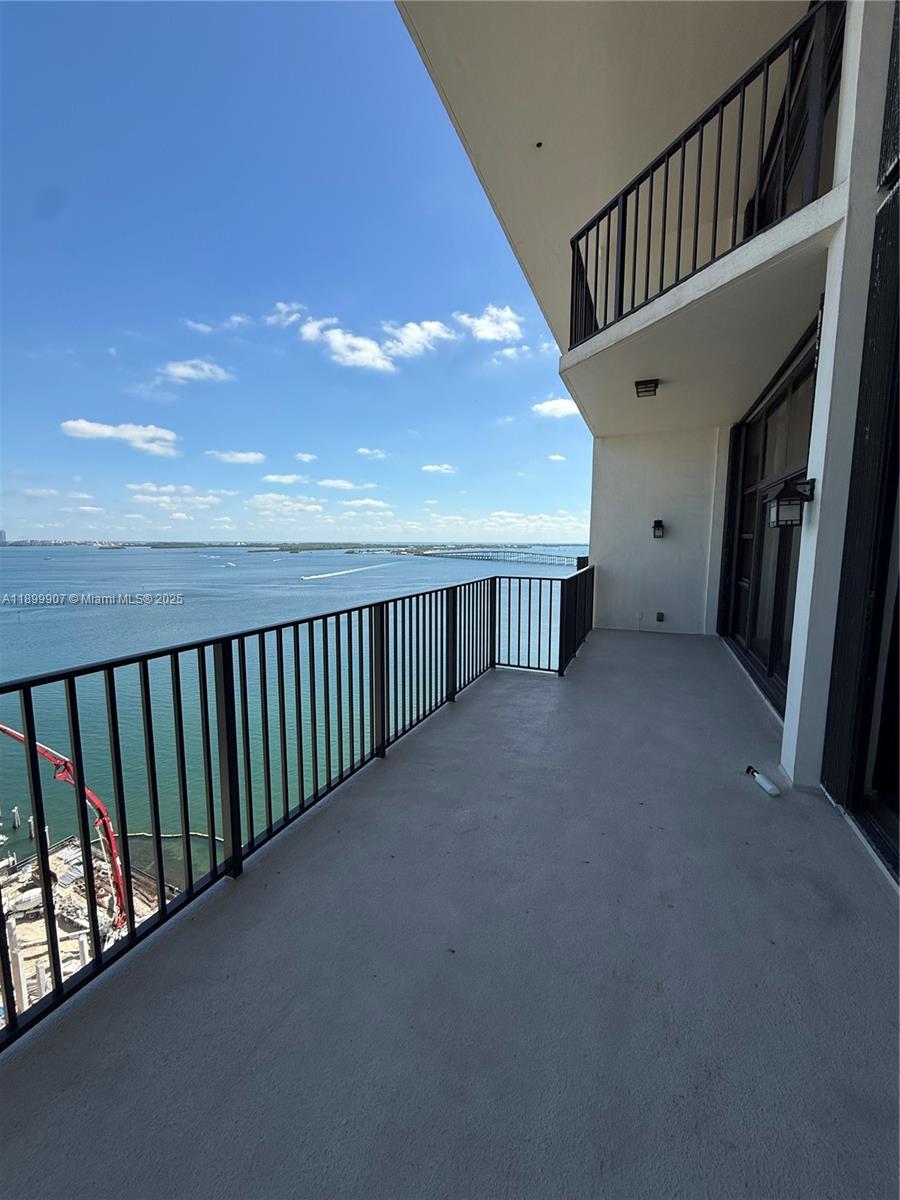 BRICKELL PLACE CONDO - Residential Lease