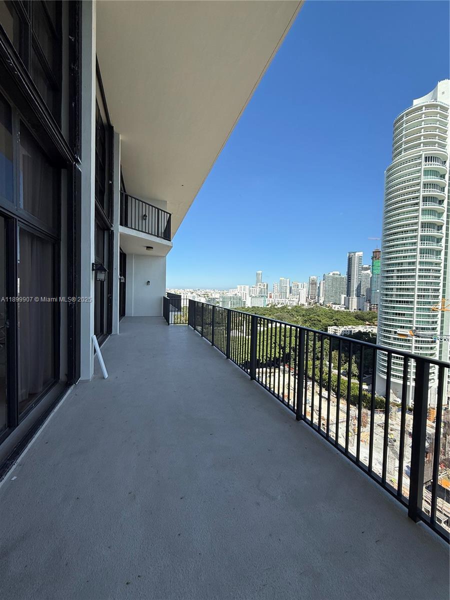 BRICKELL PLACE CONDO - Residential Lease