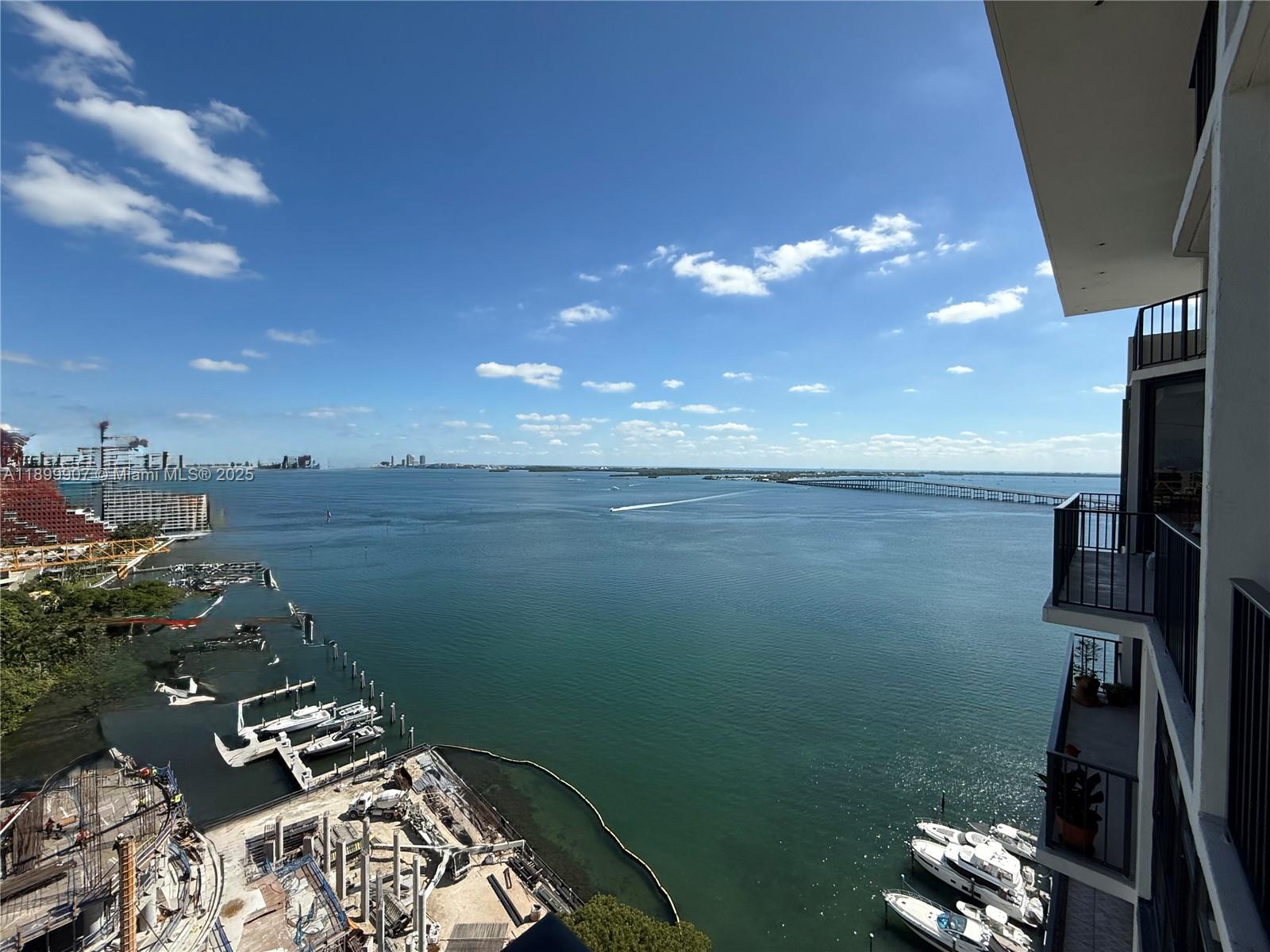 BRICKELL PLACE CONDO - Residential Lease