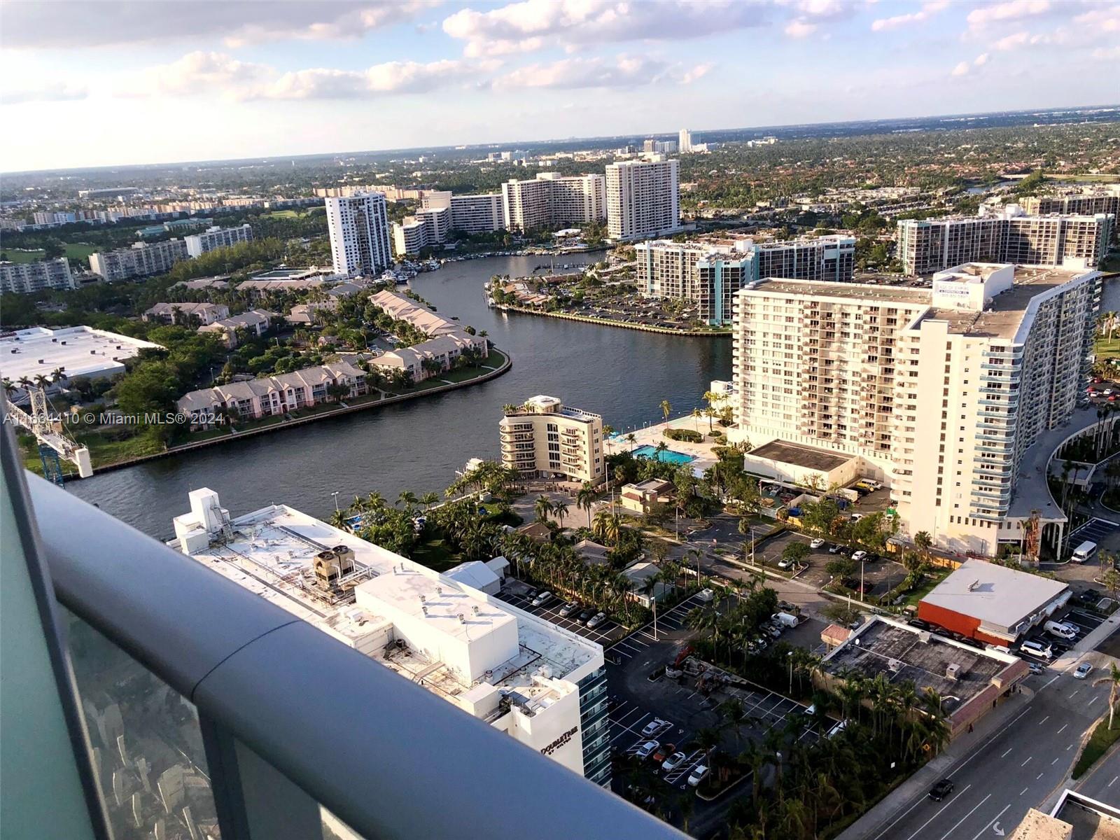 Hyde Resort and Residences - Residential