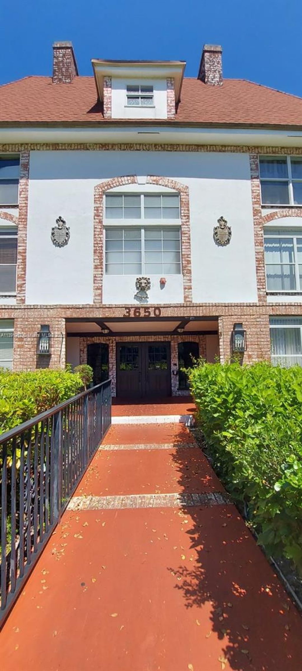 Photo of 3650 Inverrary Dr #1I, Lauderhill, FL 33319 (MLS # A11391952)