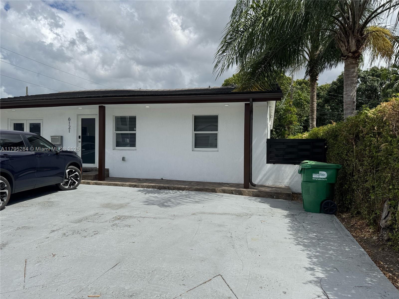 6121 Coral Way