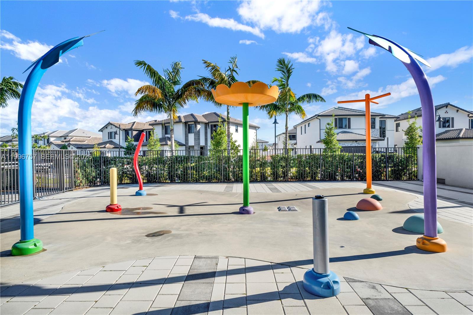 DOWNTOWN DORAL SOUTH PHAS - Residential