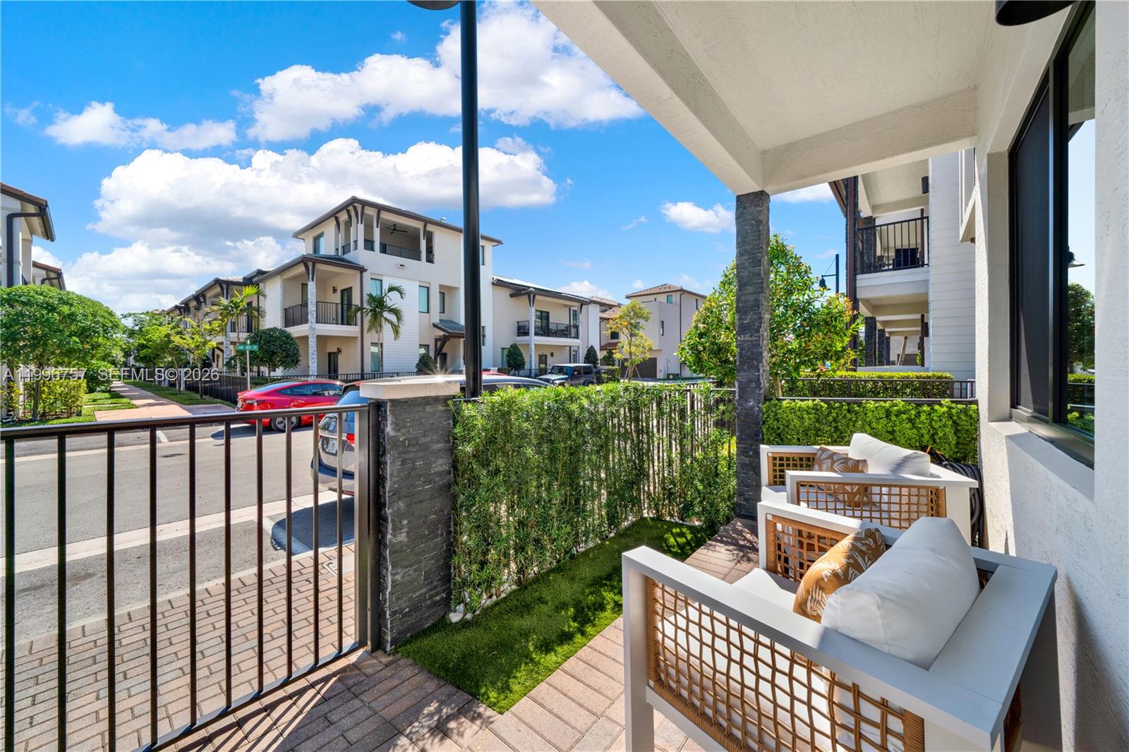 DOWNTOWN DORAL SOUTH PHAS - Residential