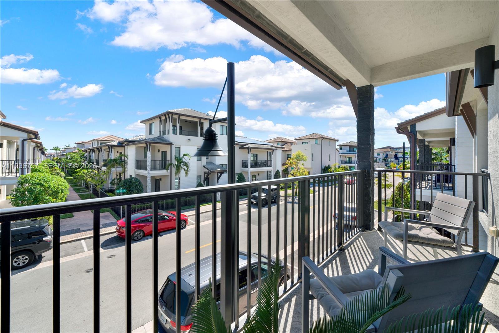 DOWNTOWN DORAL SOUTH PHAS - Residential