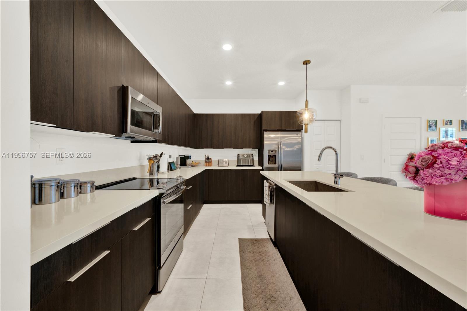 DOWNTOWN DORAL SOUTH PHAS - Residential