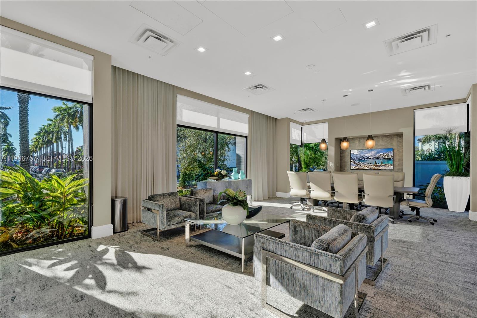 DOWNTOWN DORAL SOUTH PHAS - Residential