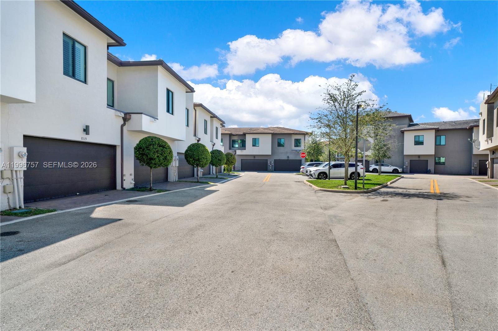 DOWNTOWN DORAL SOUTH PHAS - Residential